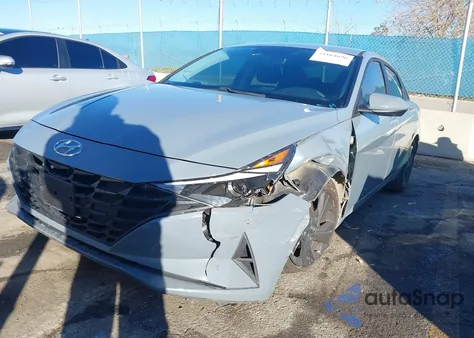 2022 Hyundai Elantra Sel z USA, uszkodzony, nr VIN KMHLM4AG3NU365935
